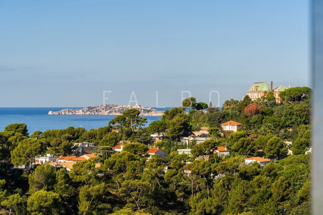 Apartment in Saint Giniez, 8e Arrondissement, Marseille 3 - 16220874