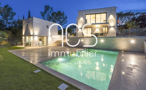 Villa in Valescure-Vaulongue-Clair Bois-Vallon Suveret, Saint-Raphaël, France 1