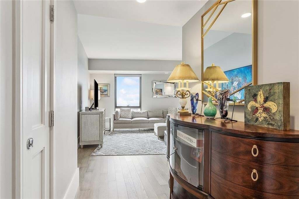 Condo in New Orleans, Louisiana, United States 2 - 18558129