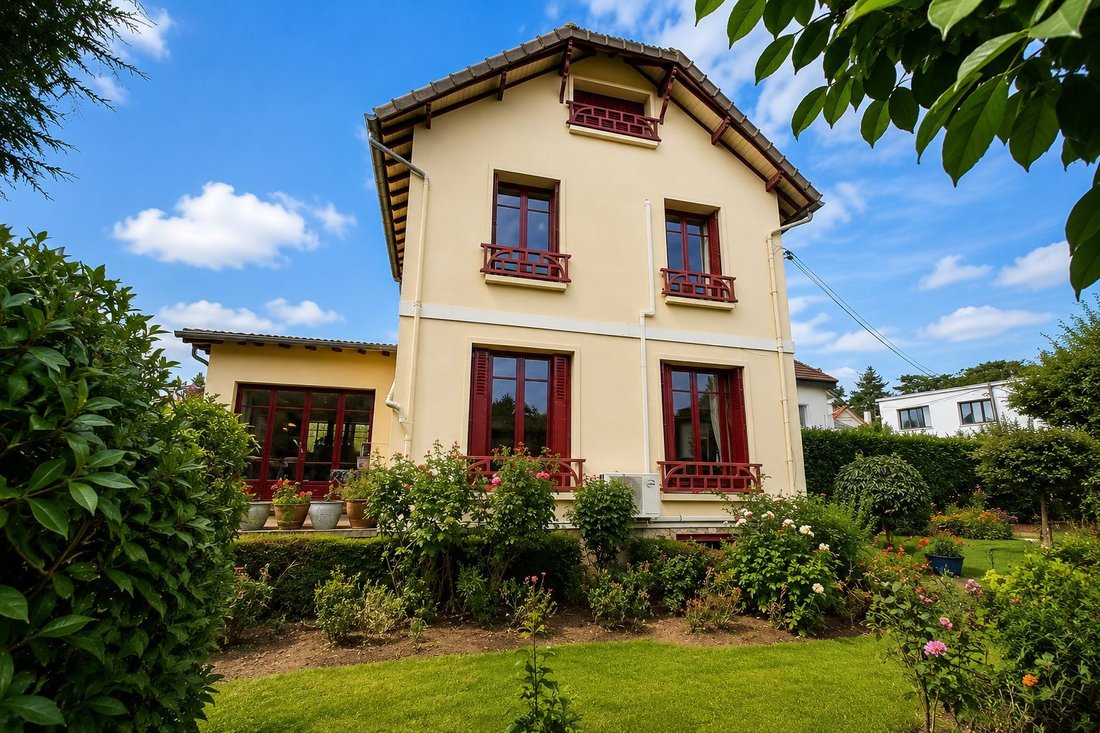 House in Le Vésinet, Ile-de-France, France 3 - 18564309