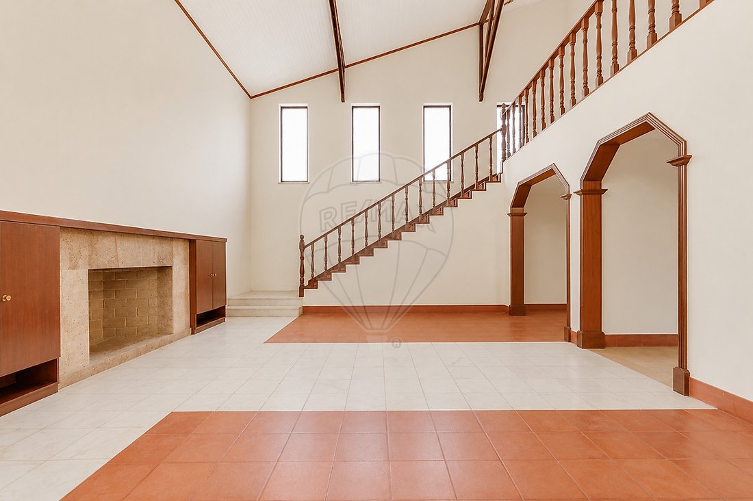 Villa in Colares, Lisbon, Portugal 3 - 16505167