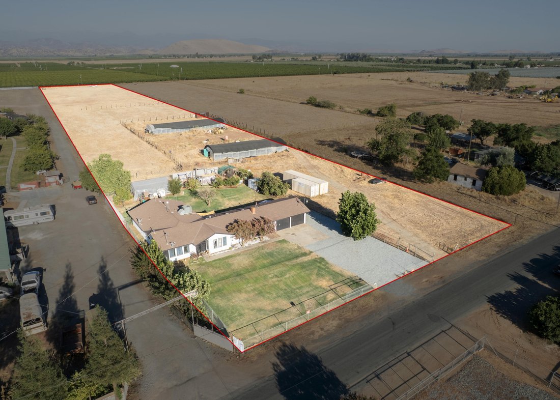 House in Cutler, California, United States 1 - 18562669