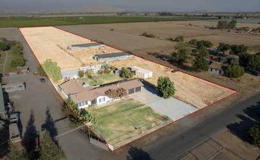 House in Cutler, California, United States 1
