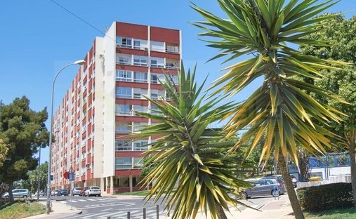 Apartment in Oeiras e Sao Juliao da Barra, Paco de Arcos e Caxias, Lisbon, Portugal 1