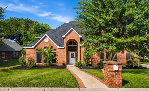 House in Arlington, Texas, United States 1