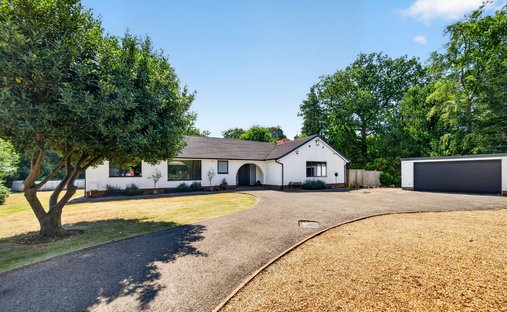 House in Farnham Royal, England 1