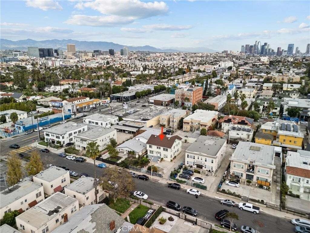 Los Angeles, California, United States 2 - 18562223