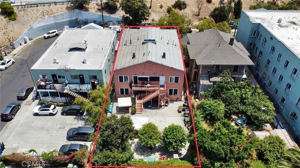Condo in Los Angeles, California, United States 3 - 18562290