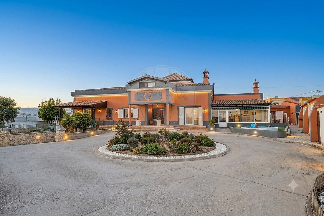 Villa in Faro (Se e Sao Pedro), Algarve, Portugal 1 - 17754307