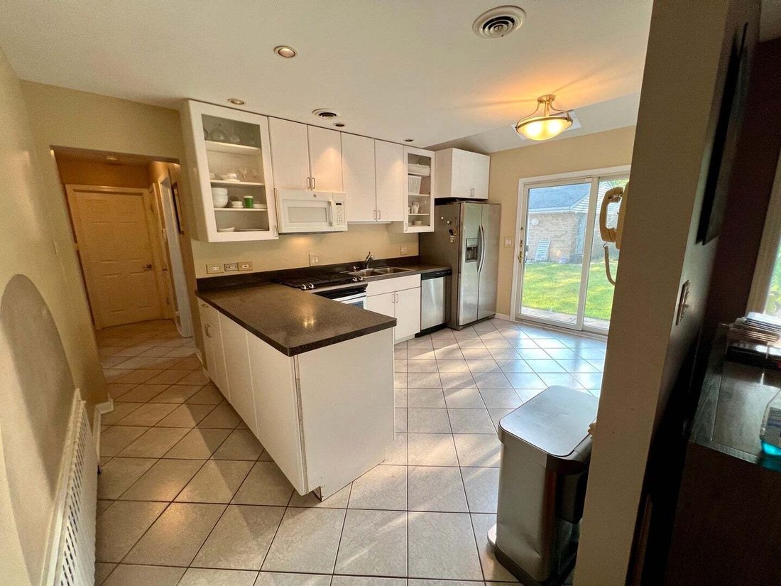 House in Lincolnwood, Illinois, United States 4 - 18565004