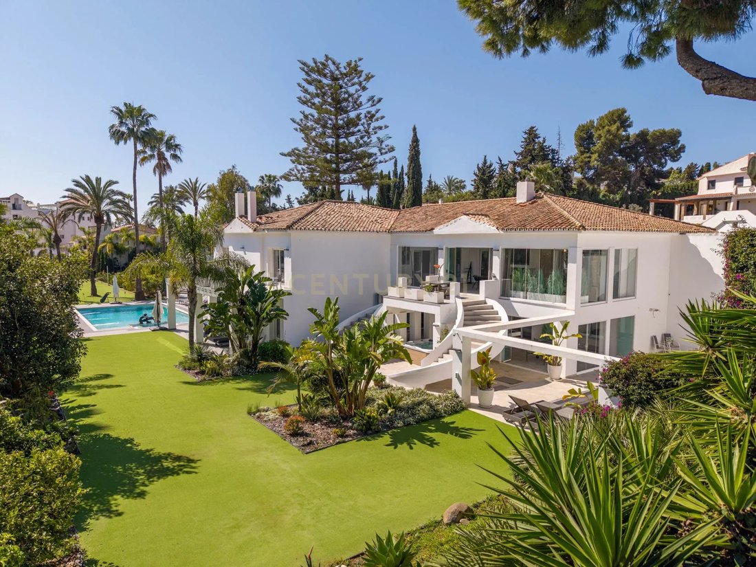 Villa in Estepona, Andalusia, Spain 2 - 16781294