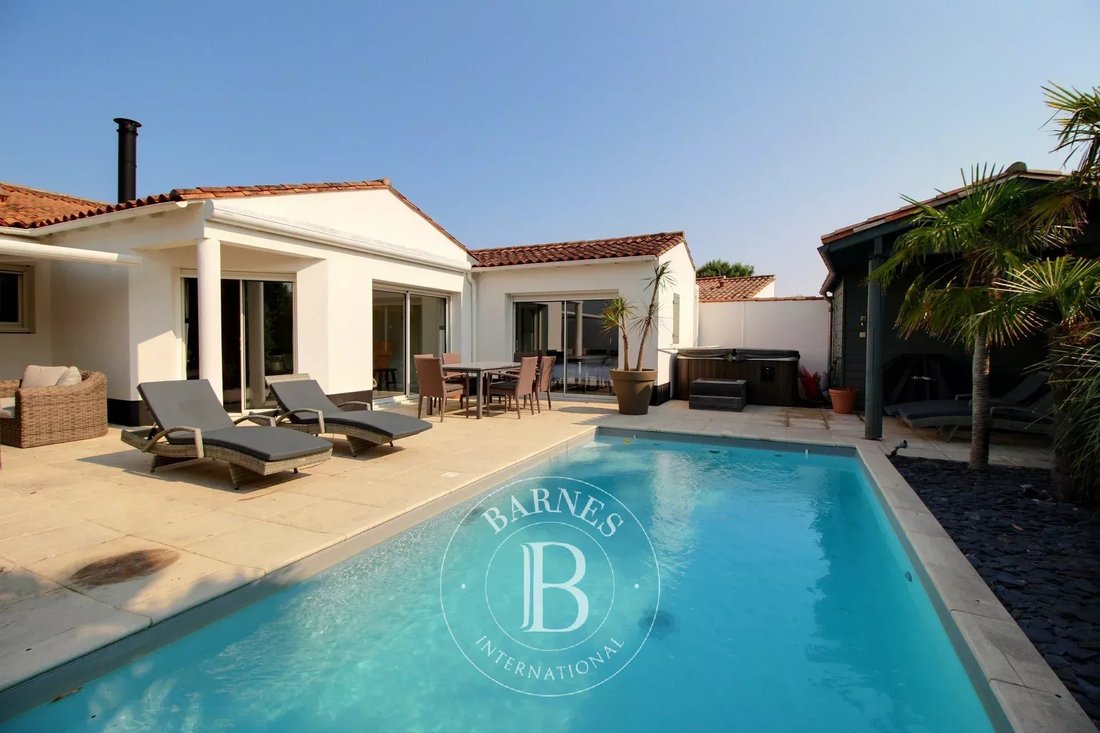 House in France 2 - 18566105