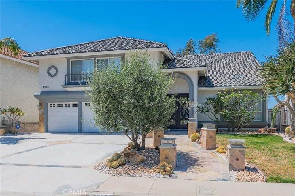 Orange, California, United States 4 - 18562387