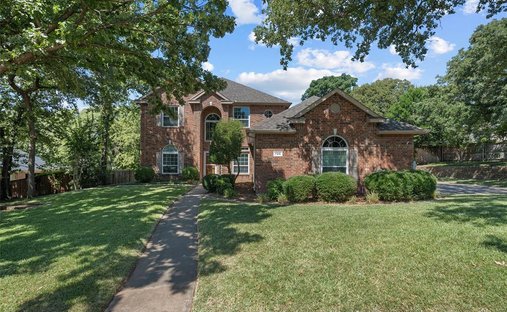 House in Crowley, Texas, United States 1