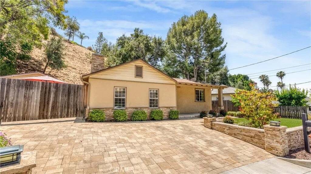 House in Burbank, California, United States 5 - 18559372