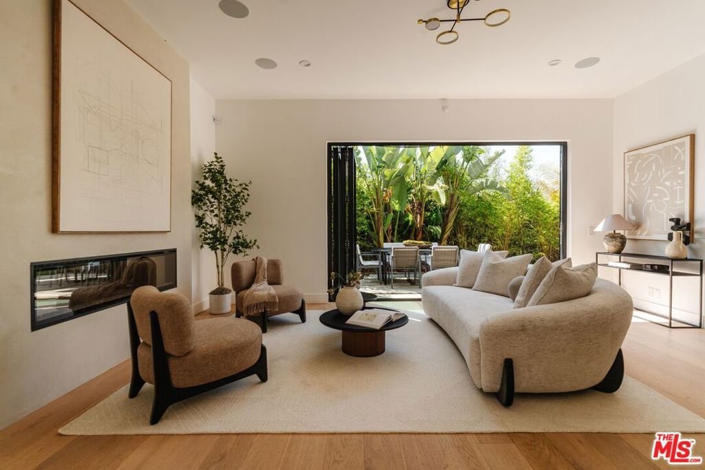House in Los Angeles, California, United States 3 - 18511059