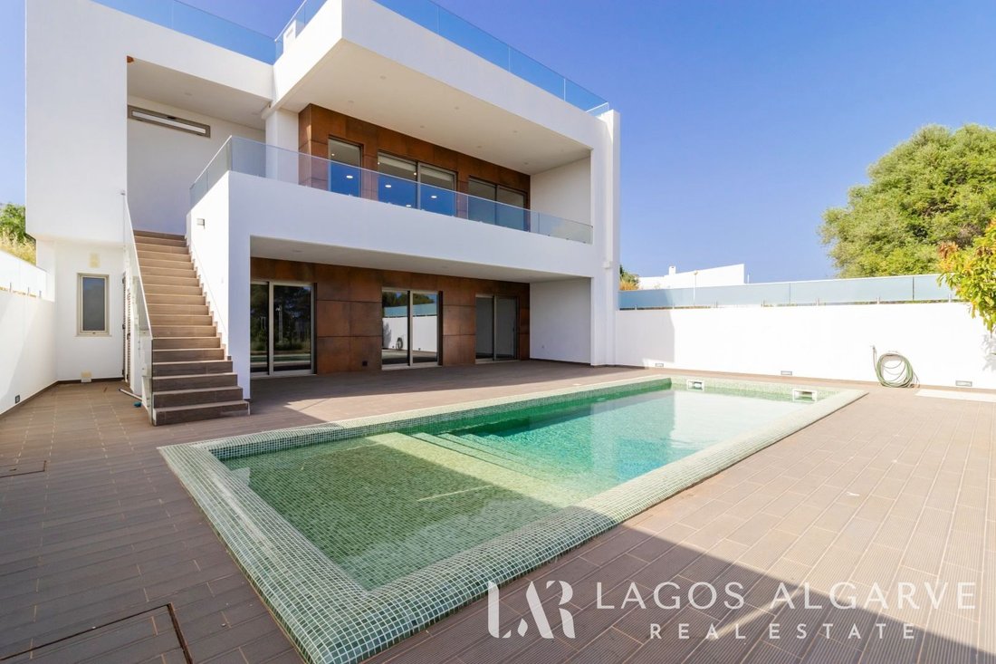 Villa in Mexilhoeira Grande, Algarve, Portugal 2 - 16202957