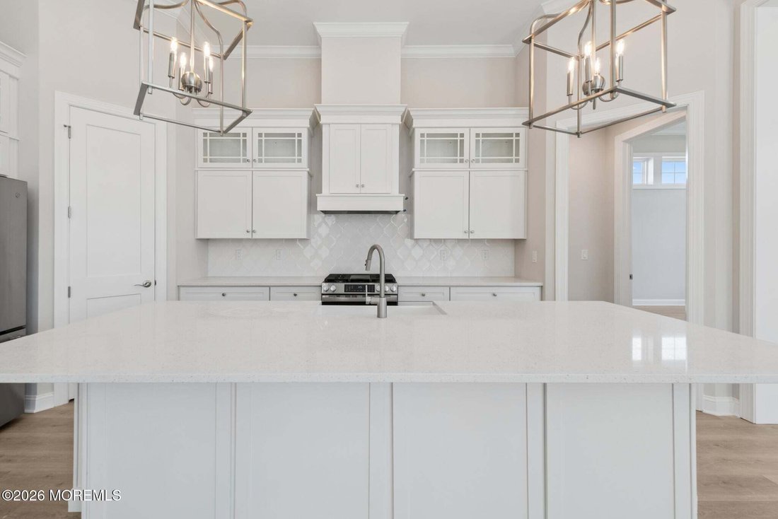 House in Manalapan Township, New Jersey, United States 4 - 18558423
