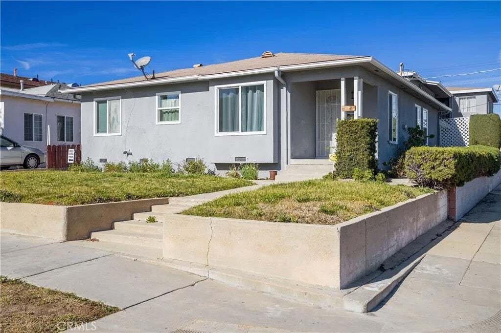 Los Angeles, California, United States 2 - 18562287
