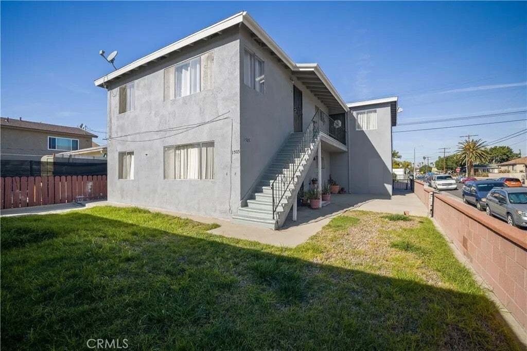 Los Angeles, California, United States 3 - 18562287