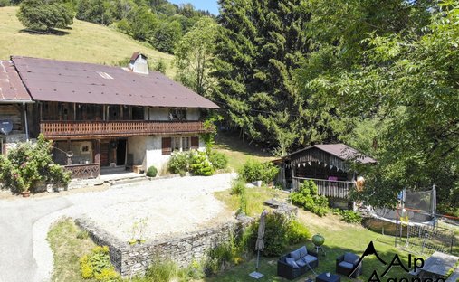 Farm Ranch in Les Gets, Auvergne-Rhône-Alpes, France 1