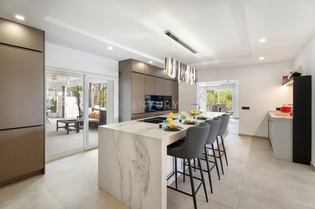 Villa in Estepona, Andalusia, Spain 4 - 16781294