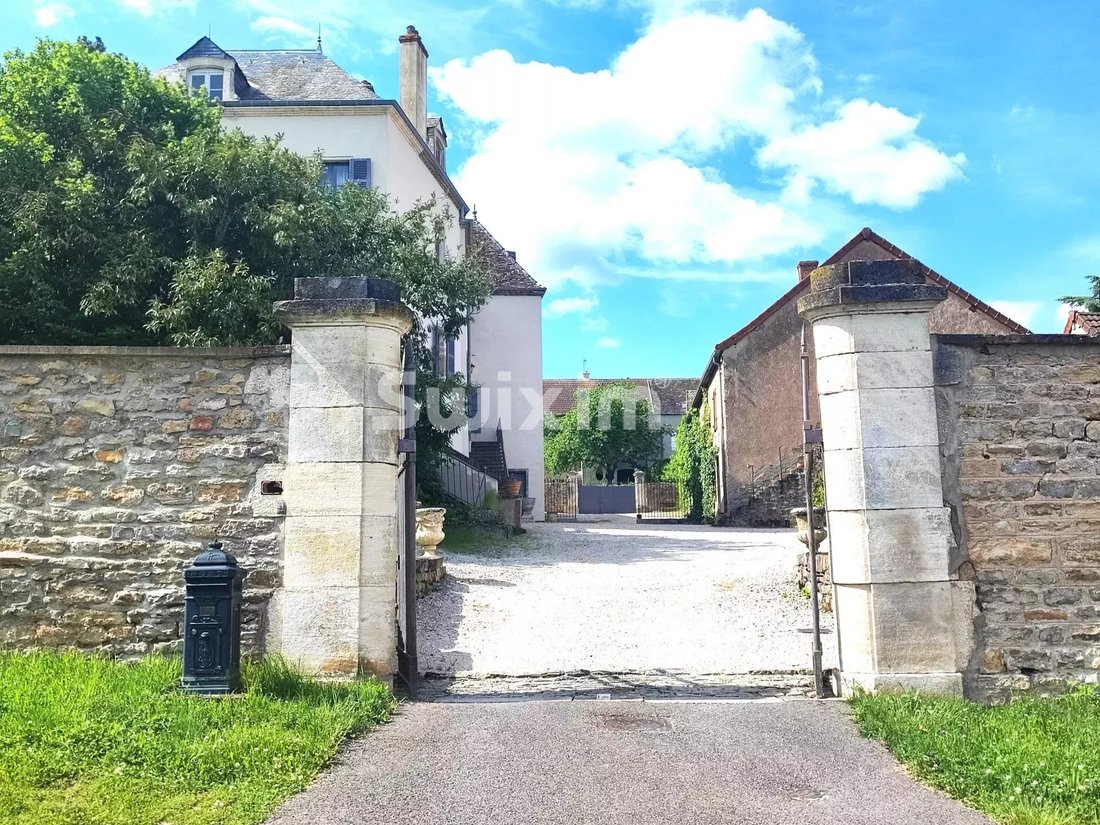 Estate in Centre Ville, Beaune, France 1 - 16721180