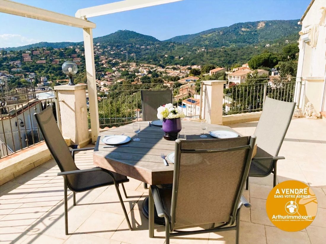 Villa in Le Lavandou, Provence-Alpes-Côte d'Azur, France 1 - 18558162
