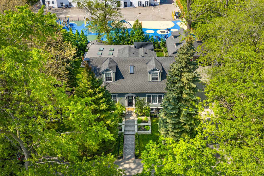 House in Oakville, Ontario, Canada 4 - 18560112