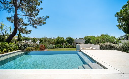 Villa in Elviria-Cabopino, Marbella, Spain 1