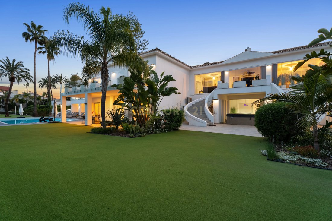 Villa in Estepona, Andalusia, Spain 3 - 16781294