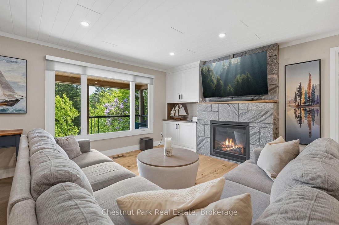 House in Huntsville, Ontario, Canada 5 - 18089953
