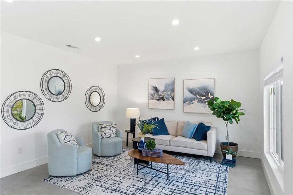 Los Angeles, California, United States 5 - 18562228