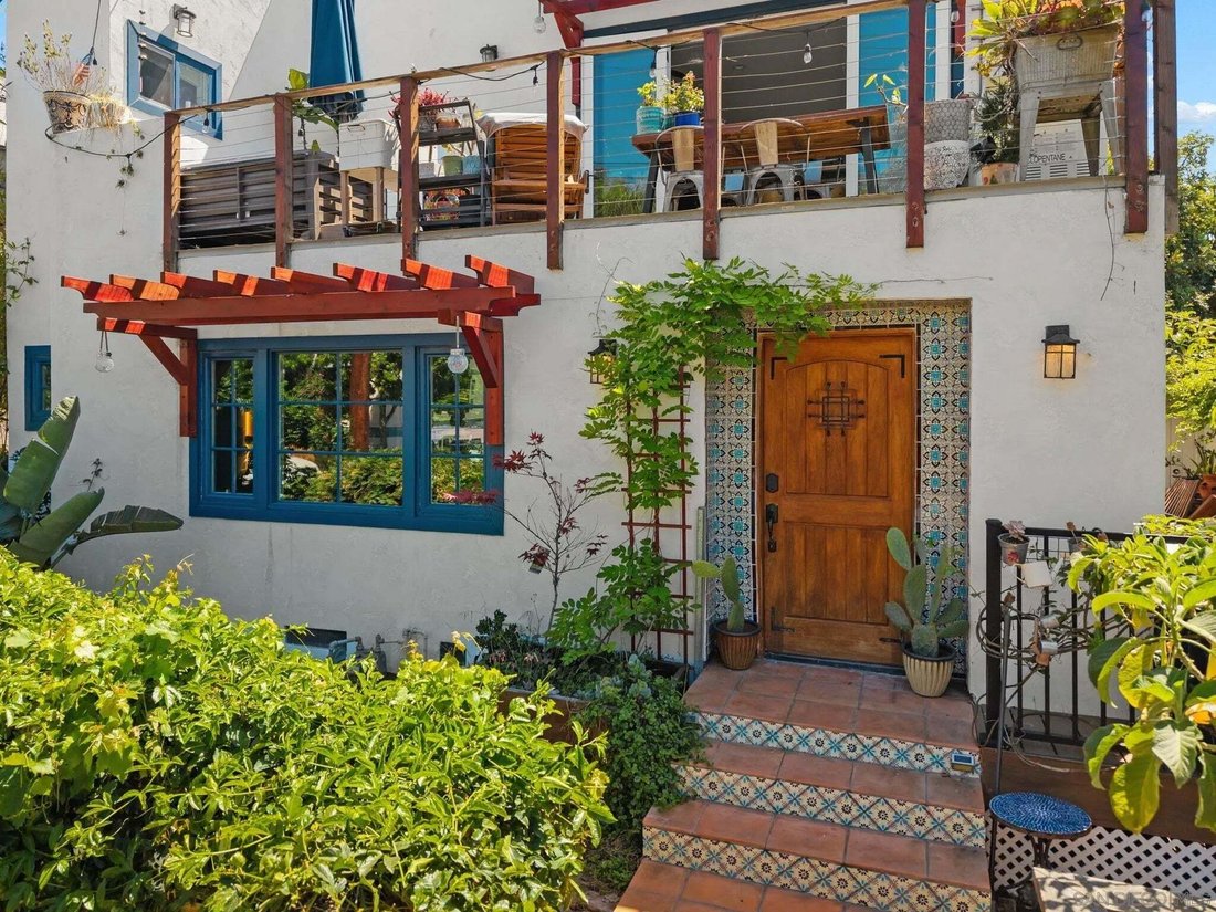 San Diego, California, United States 2 - 18562315
