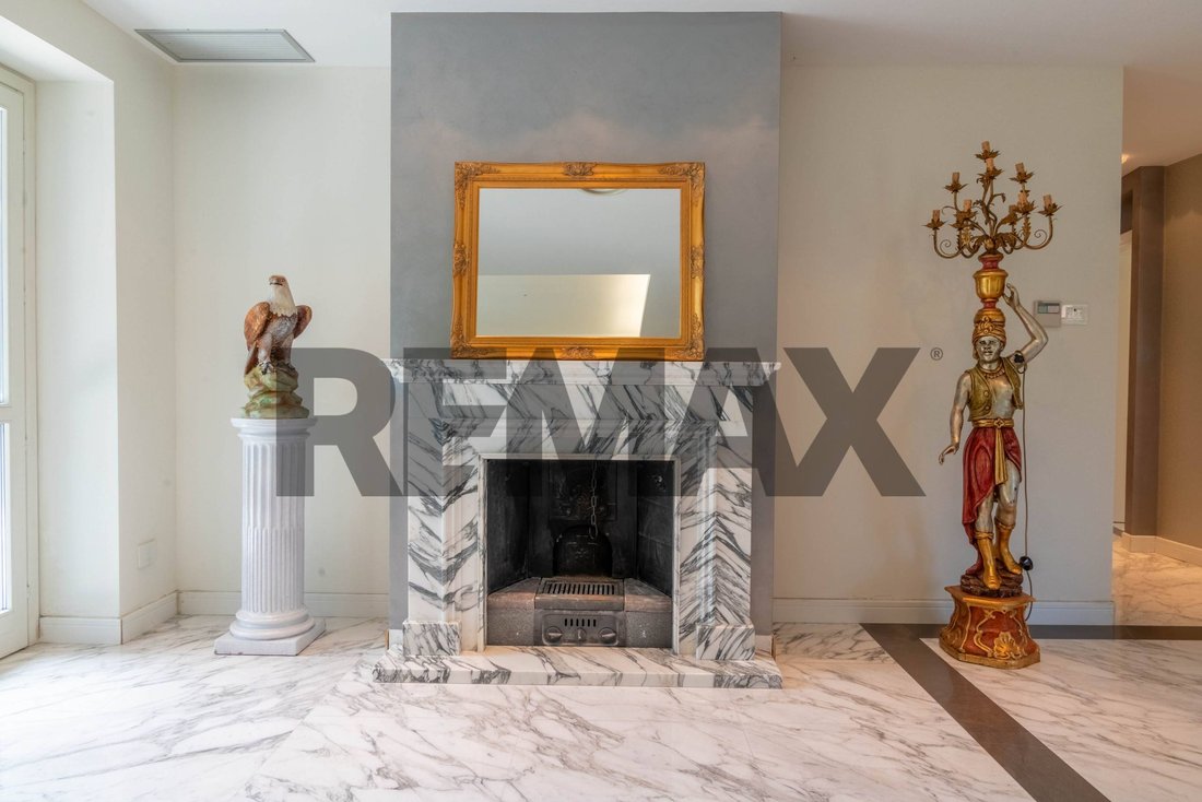 Villa in Arona, Piedmont, Italy 4 - 18564009