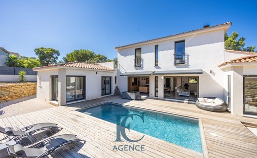House in Six-Fours-les-Plages, Provence-Alpes-Côte d'Azur, France 1