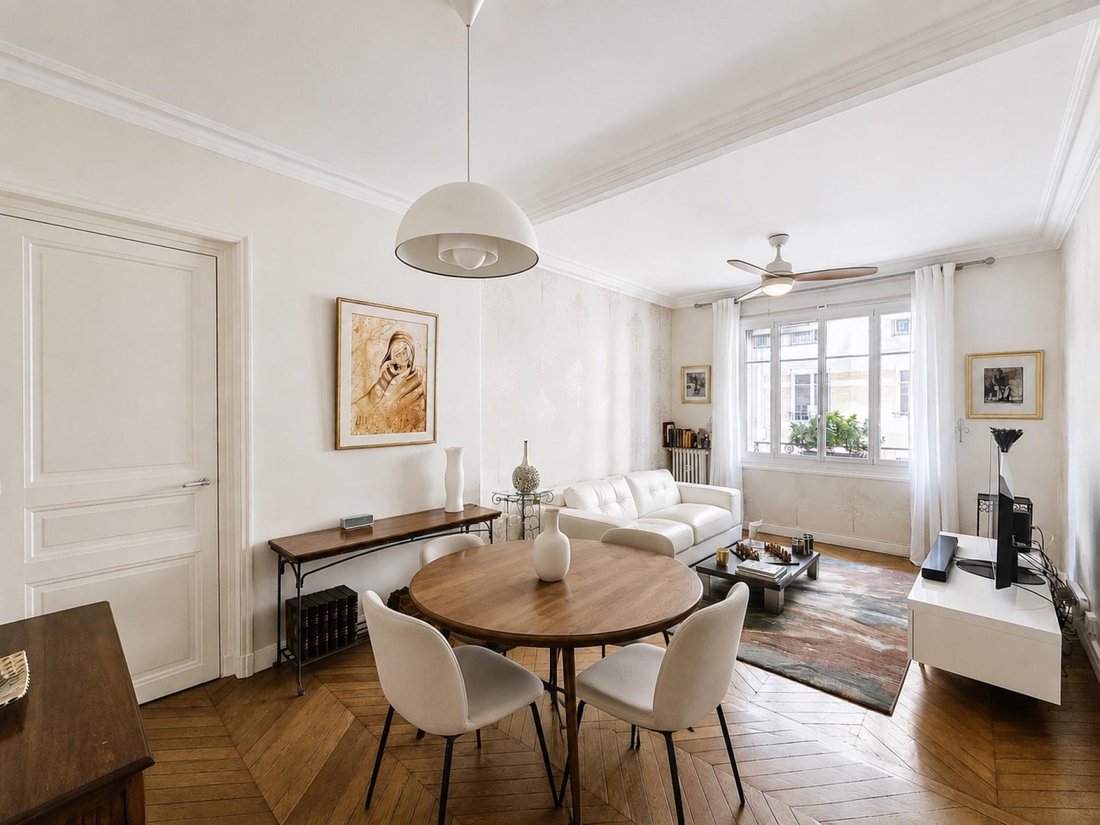 Apartment in Espaces Jeunes, Issy-les-Moulineaux, France 1 - 17957627