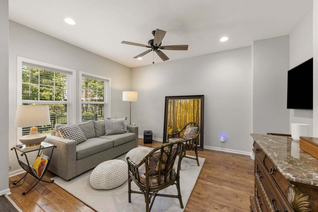 Condo in Wheaton, Illinois, United States 3 - 18559152
