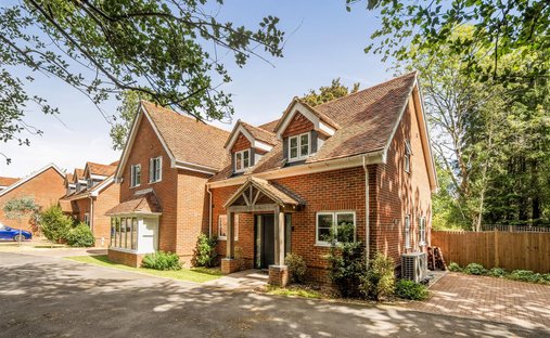 House in Almshouse Common, Beacon Hill, England 1