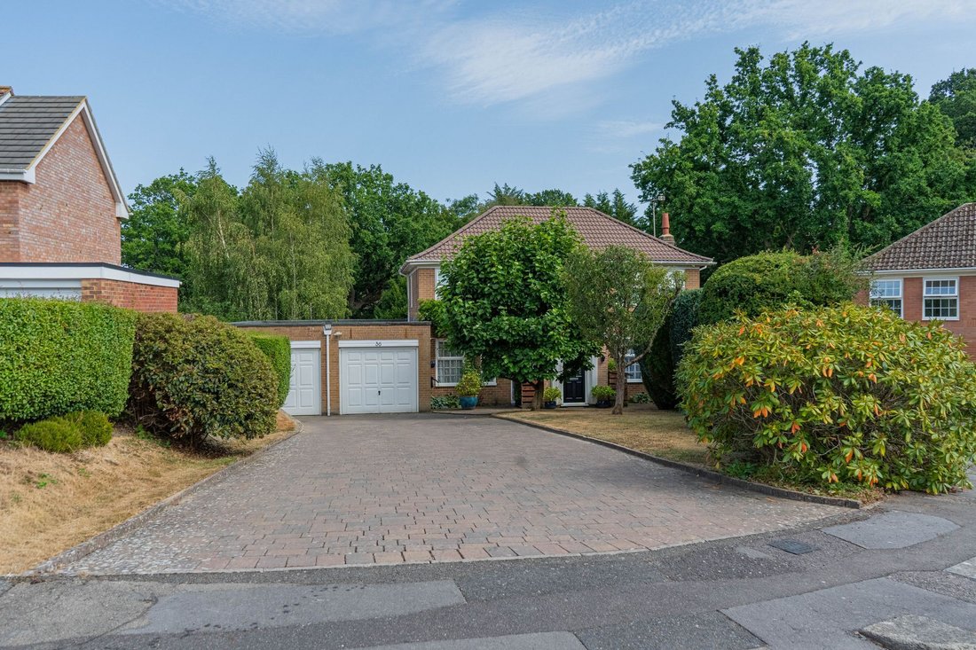 House in Haywards Heath, England 3 - 18559831