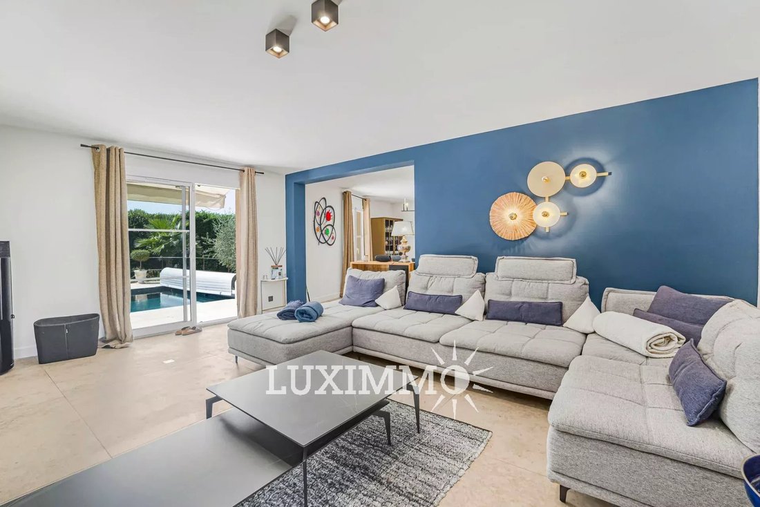Villa in Mougins, Provence-Alpes-Côte d'Azur, France 4 - 18559778