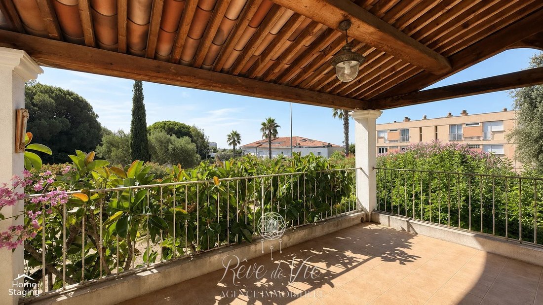 House in Nord Est, Bormes-les-Mimosas, France 2 - 18477574