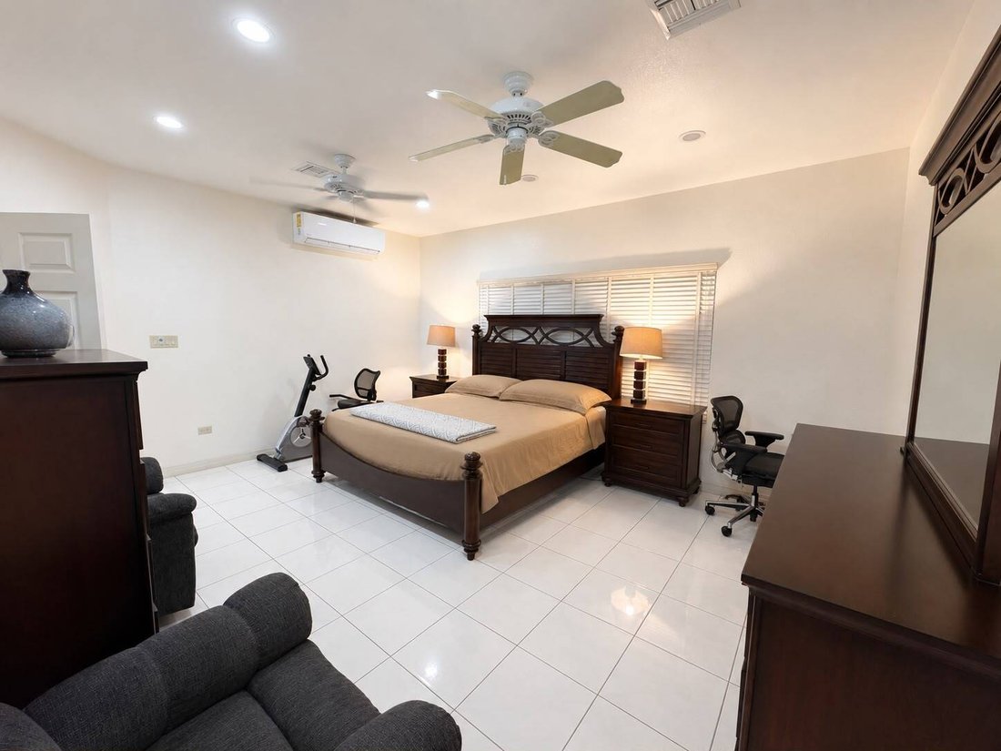 House in Savannah, Bodden Town, Cayman Islands 3 - 18564891