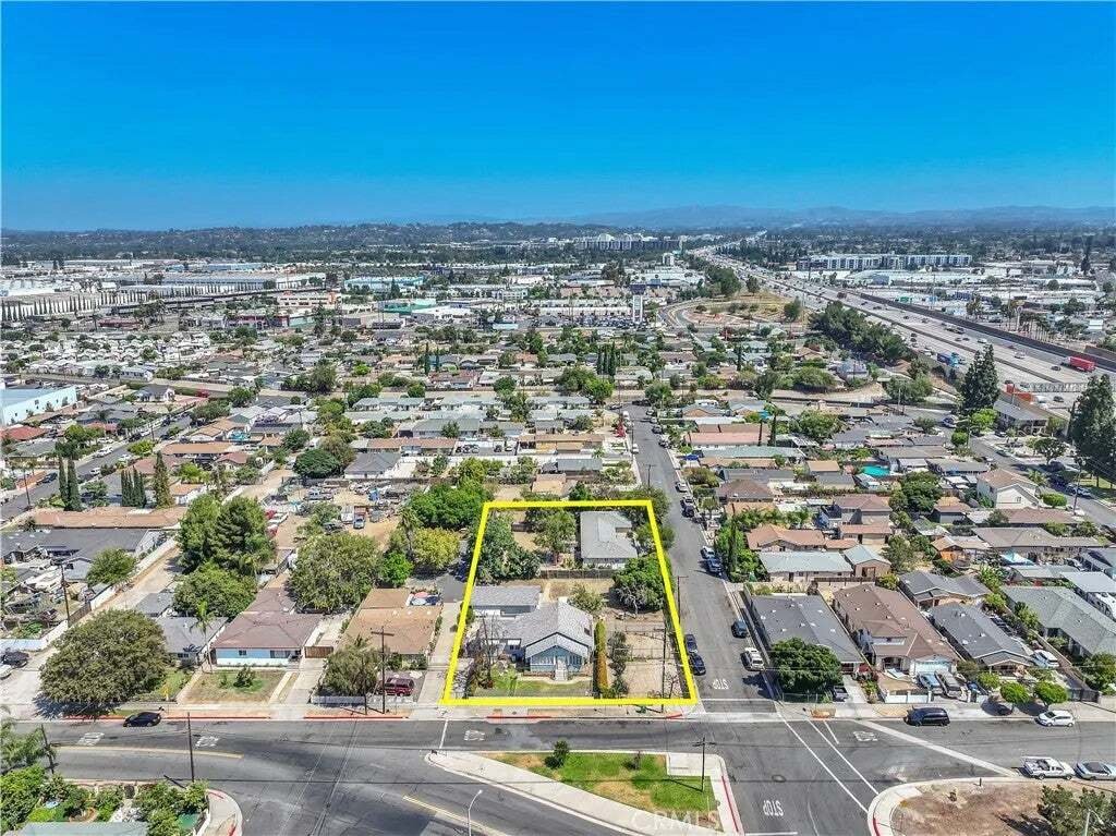 Placentia, California, United States 1 - 18562263