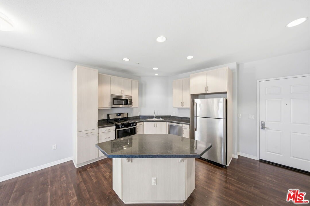 Los Angeles, California, United States 1 - 18562986