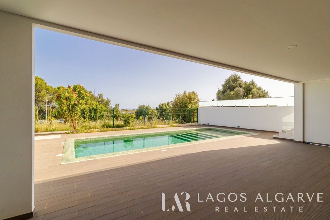 Villa in Mexilhoeira Grande, Algarve, Portugal 4 - 16202957