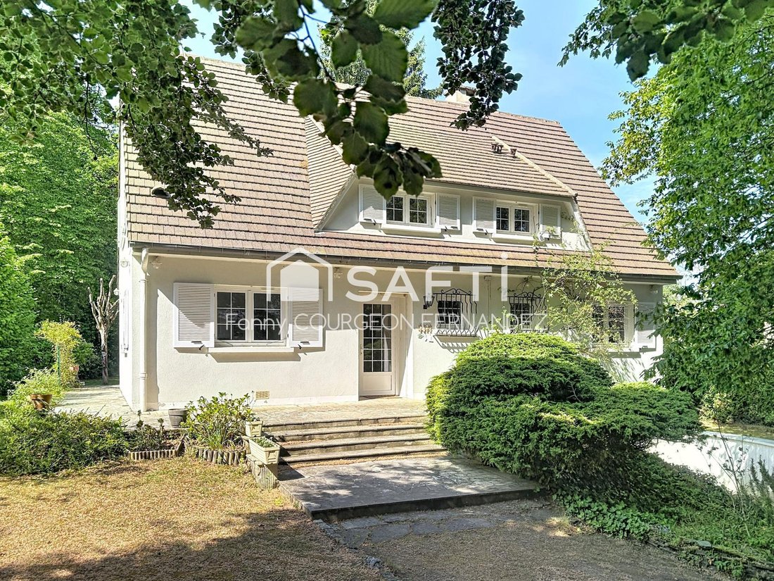 House in Gouvieux, Hauts-de-France, France 1 - 18566726