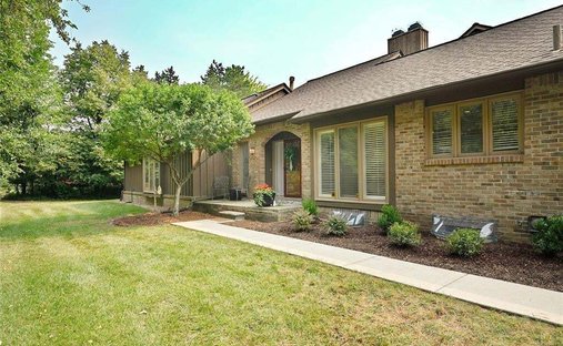Condo in Beverly Hills, Michigan, United States 1