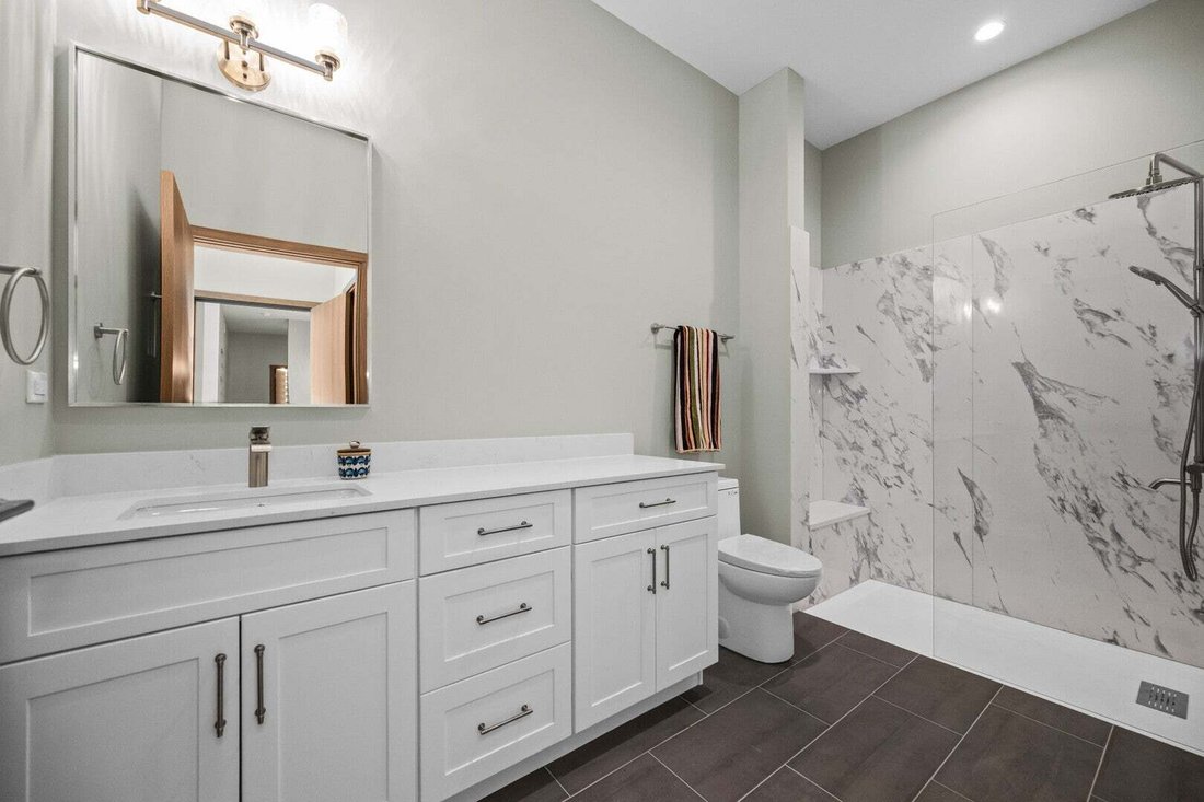 Condo in Oak Park, Illinois, United States 4 - 18562573