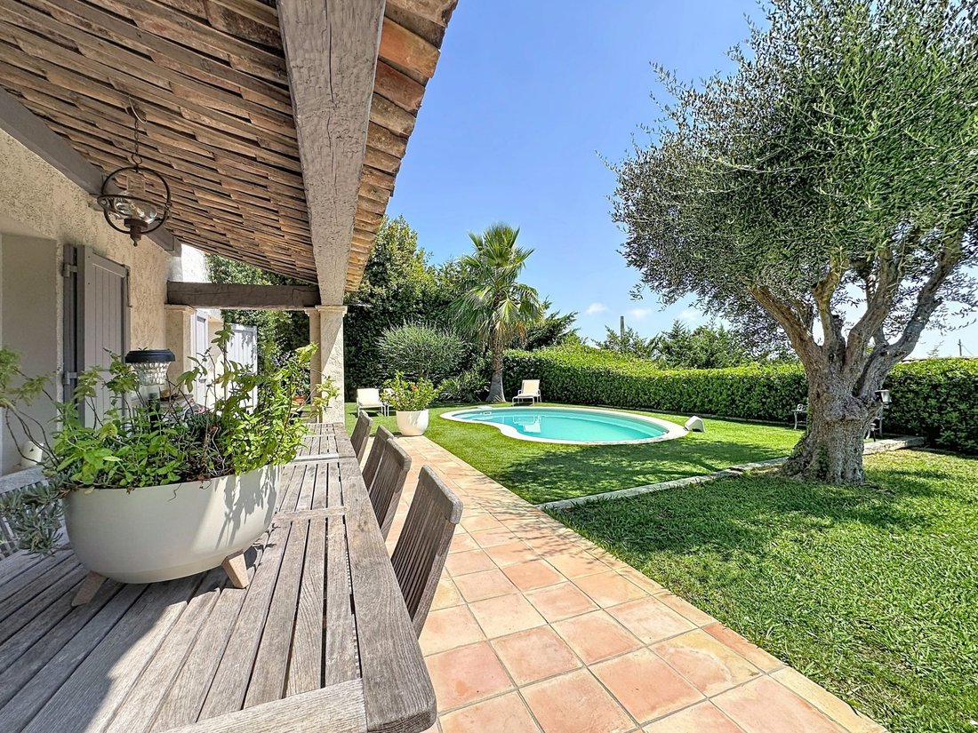 House in Riquebonne-Ferratone-Pizou, Vallauris, France 2 - 18558862